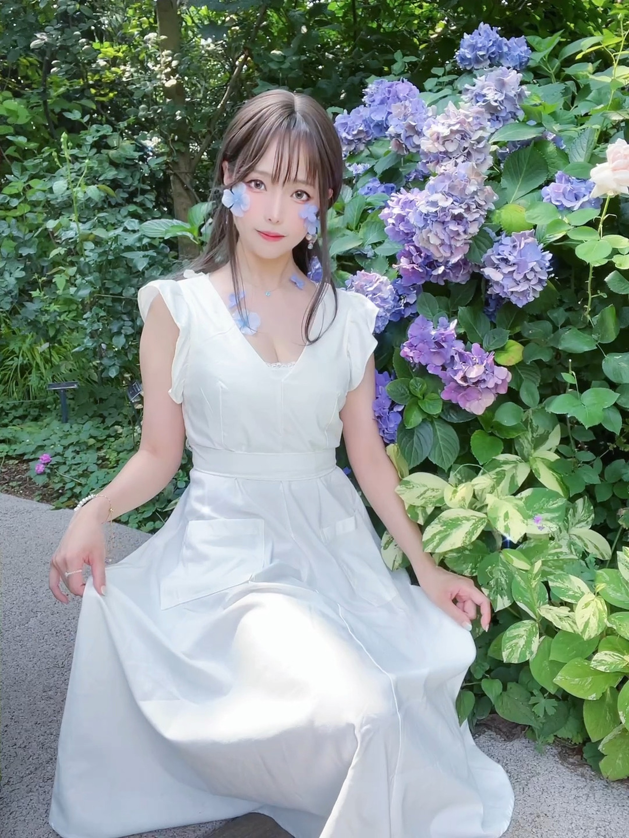 ElyEE子 - NO.180 Rainy Season 雨季繡球花 [31P2V]-XikXak